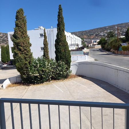 Akamandos 76 Apartment Пея Екстериор снимка