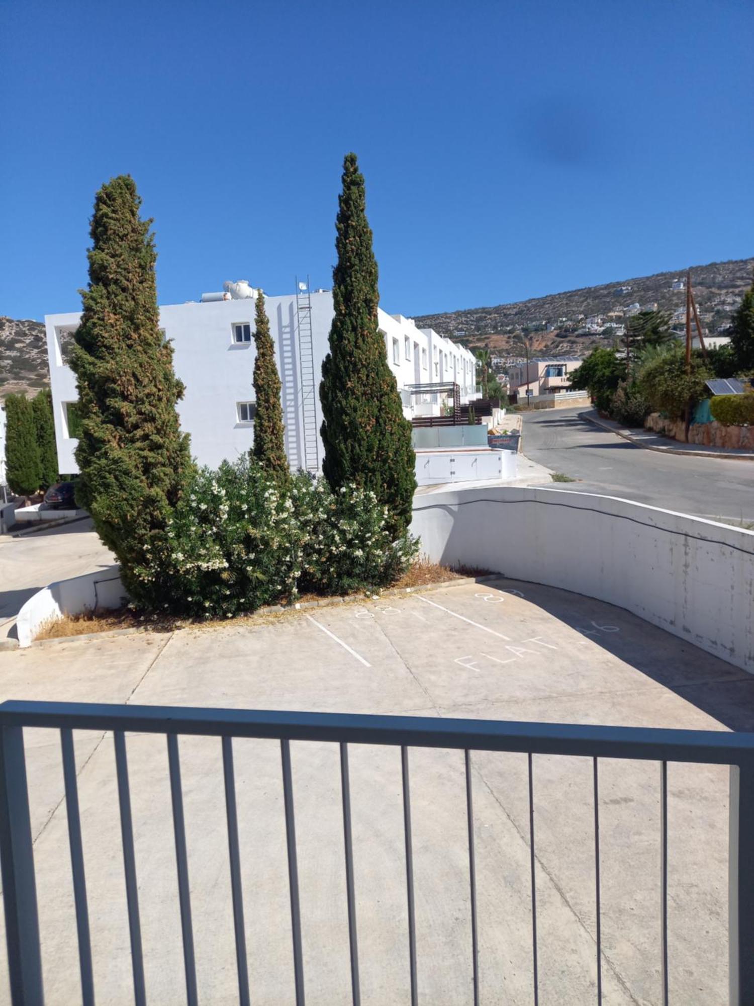 Akamandos 76 Apartment Пея Екстериор снимка